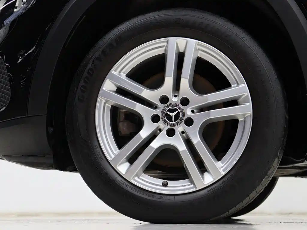 Mercedes-Benz GLB — миниатюра 28