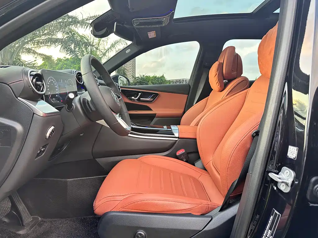 Mercedes-Benz GLC 2023 GLC 260 L 4MATIC 5 мест
