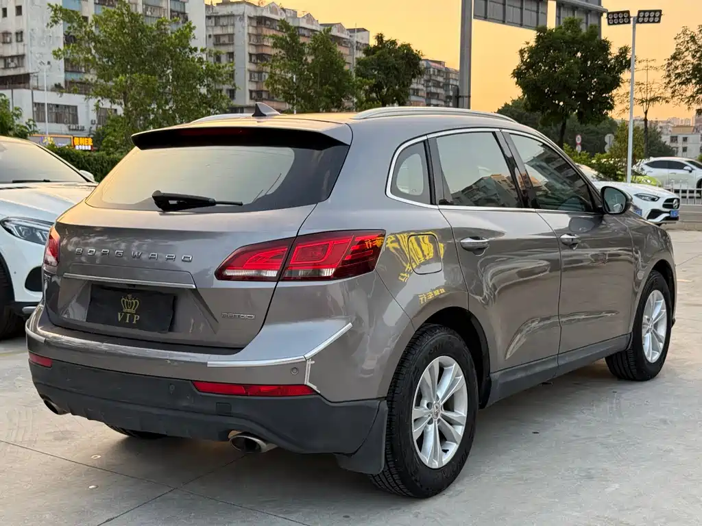 Borgward BX7 — миниатюра 6