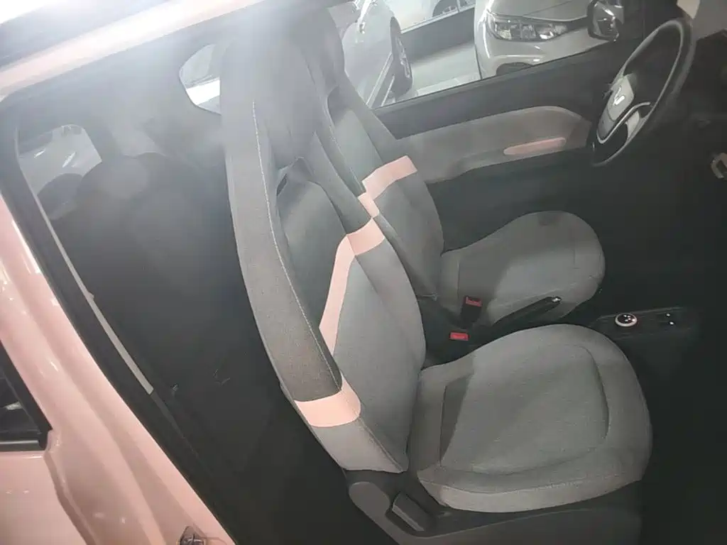 Wuling MINIEV — миниатюра 25