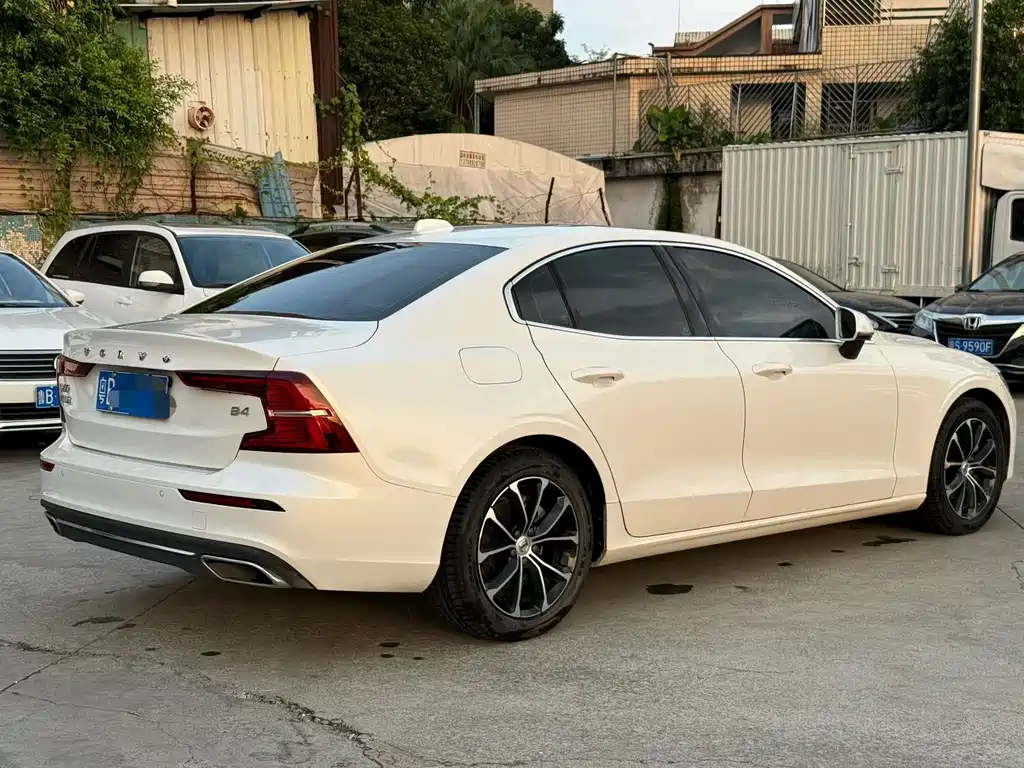 Volvo S60 — миниатюра 7