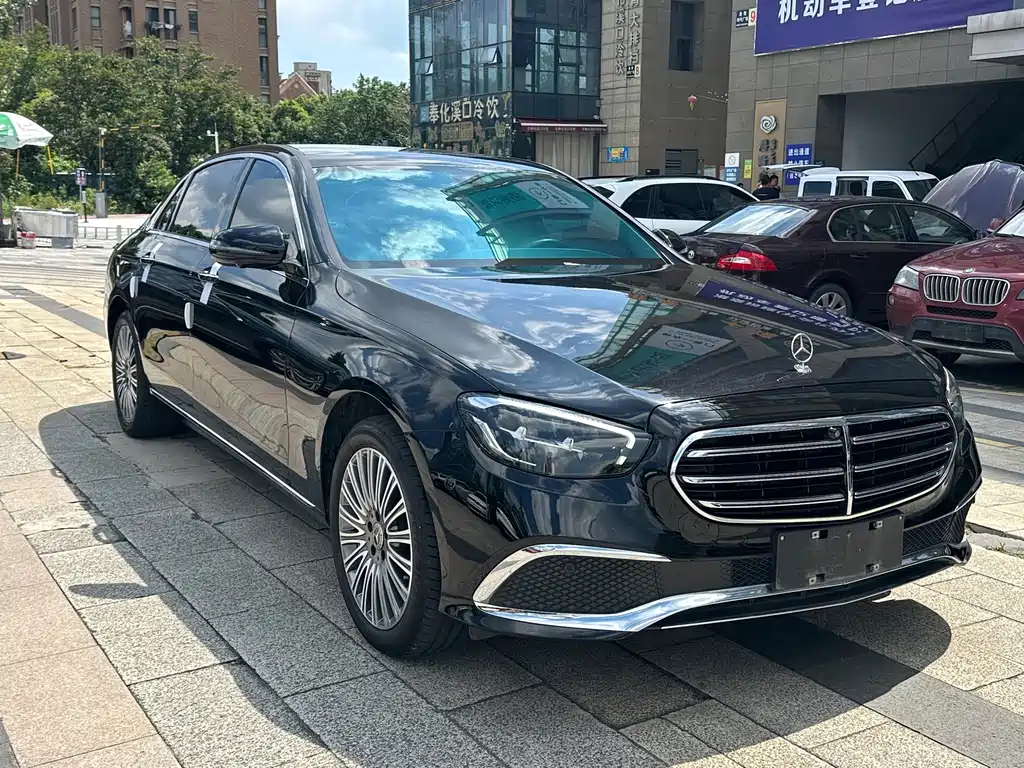 Mercedes-Benz E-Class — миниатюра 3