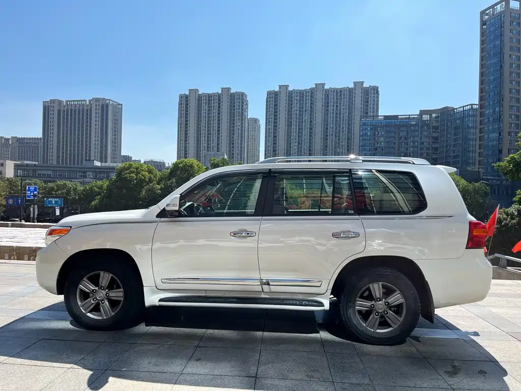 Toyota Land Cruiser — миниатюра 7