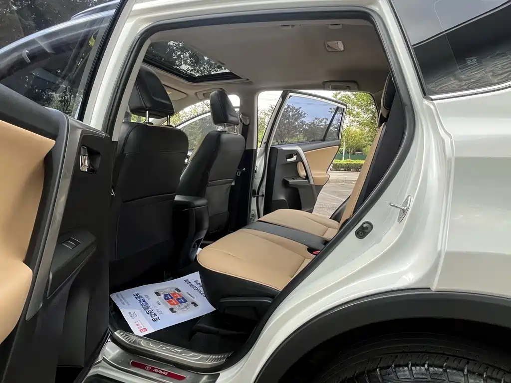 Toyota RAV4 — миниатюра 15