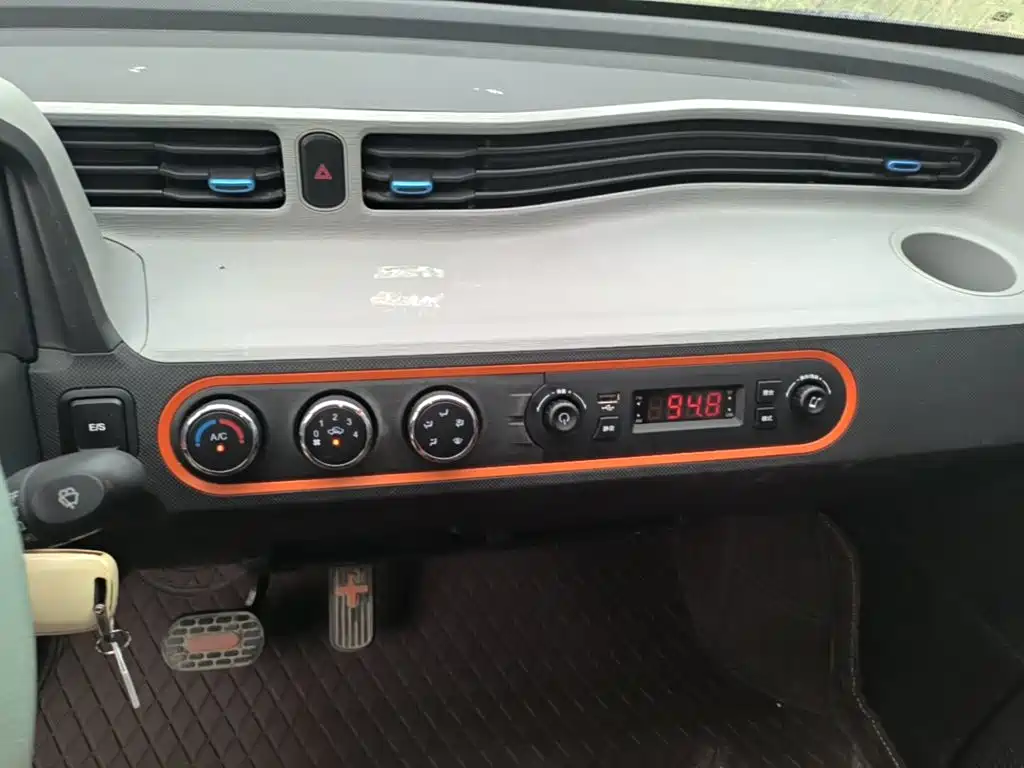 Wuling MINIEV — миниатюра 13