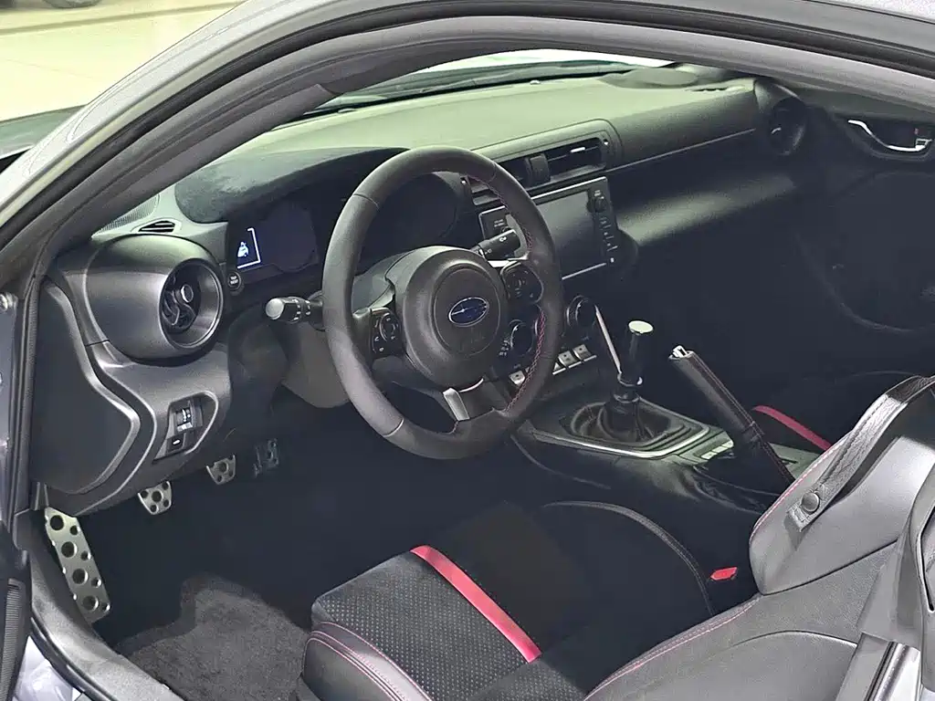 Subaru BRZ 2023 2.4L MT 10