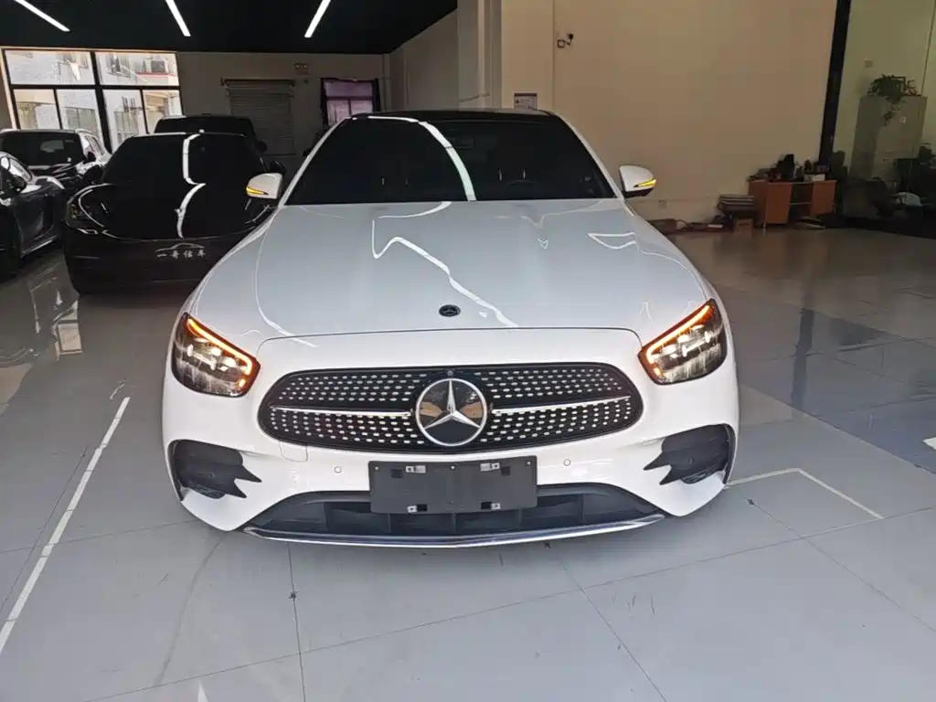 Mercedes-Benz E-Class — миниатюра 3