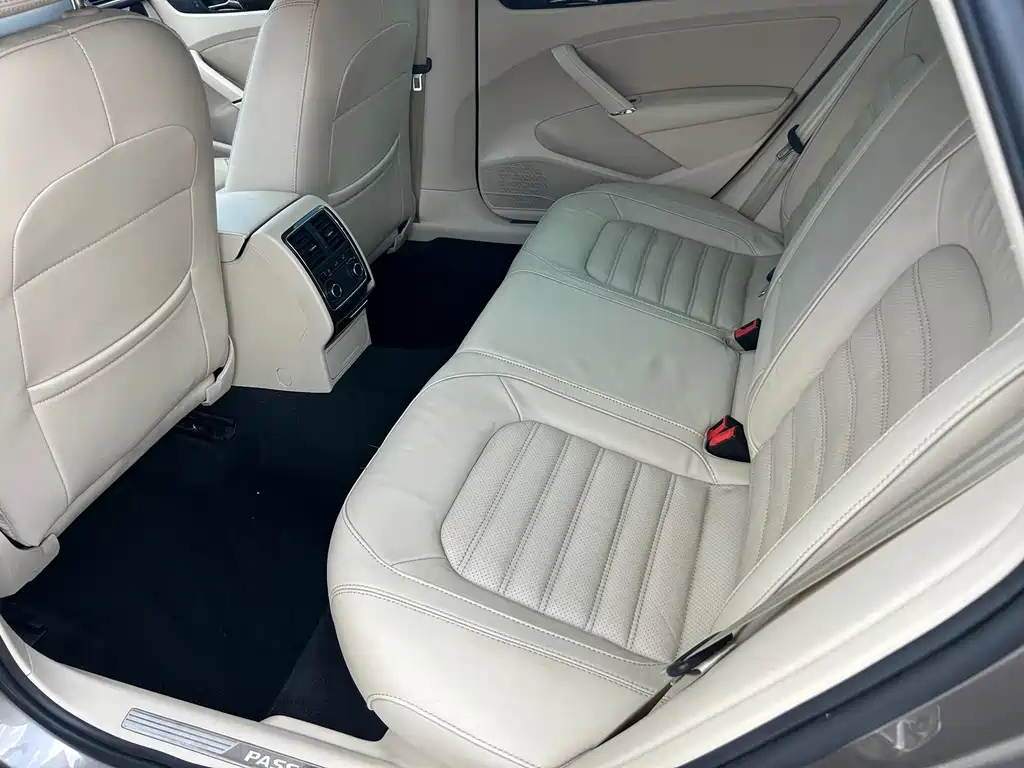 Volkswagen Passat — миниатюра 8
