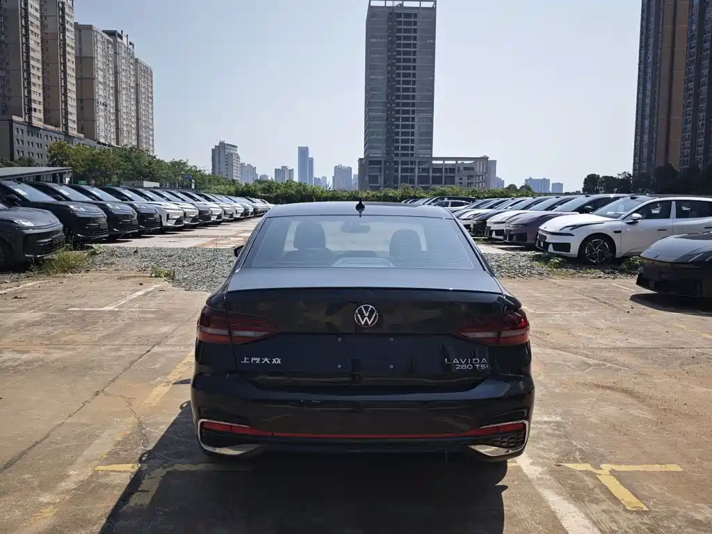 Volkswagen Lavida — миниатюра 10