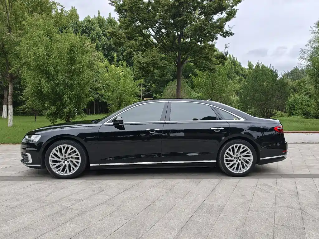 Audi A8 — миниатюра 3
