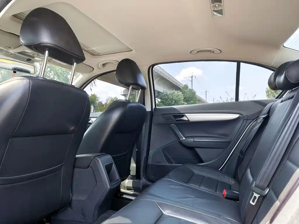 Volkswagen Lavida — миниатюра 11