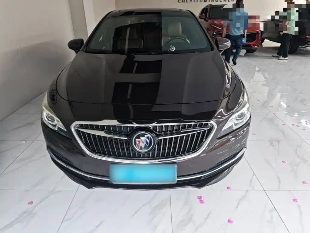 Buick LaCrosse — миниатюра 3