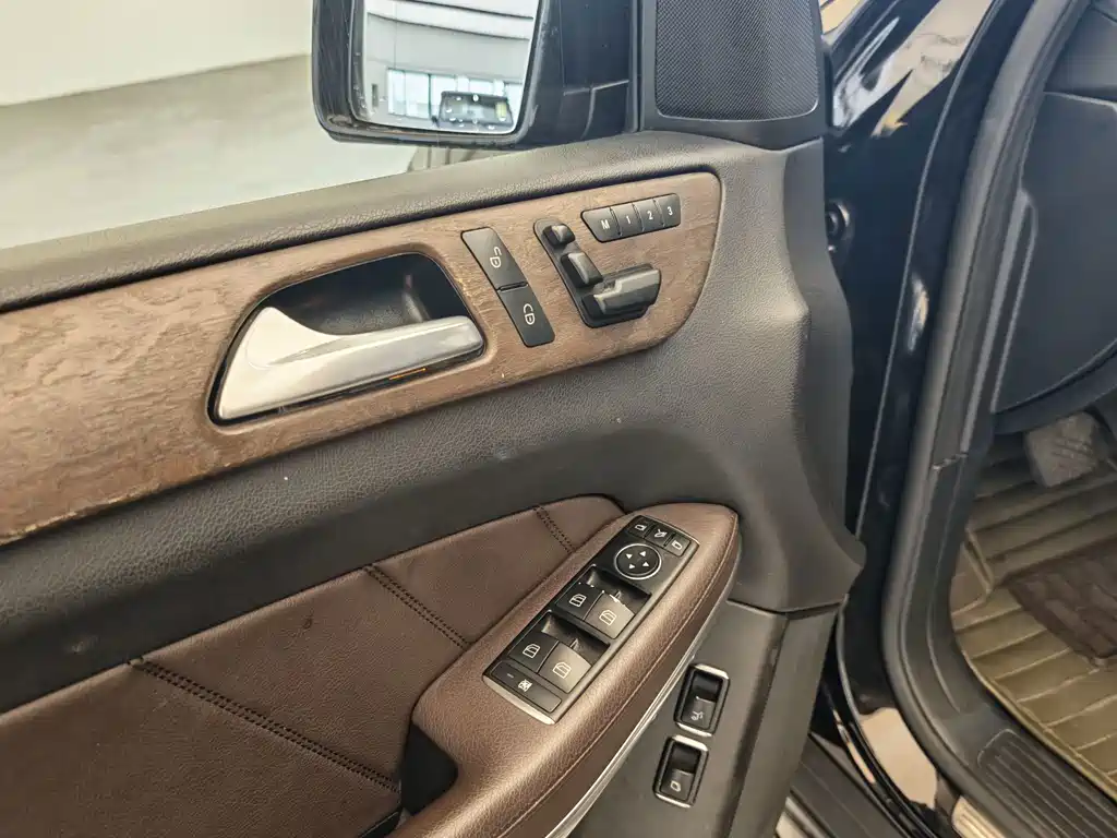 Mercedes-Benz GL-Class — миниатюра 9