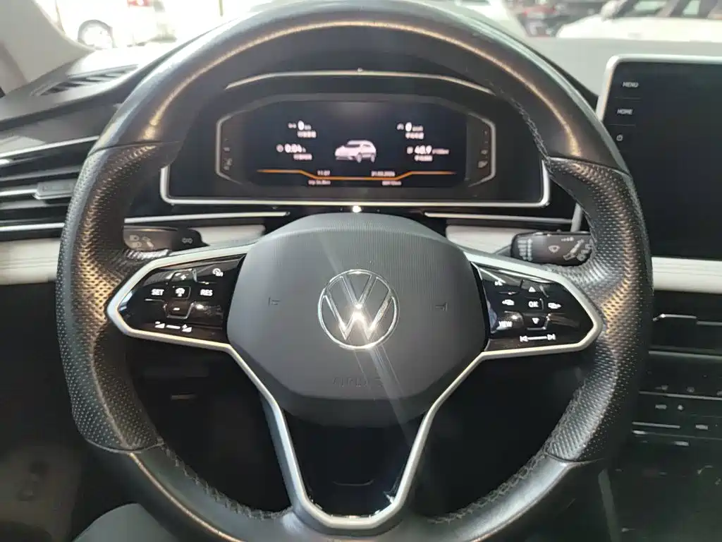 Volkswagen Tiguan L L 2023 300TSI AT Smart