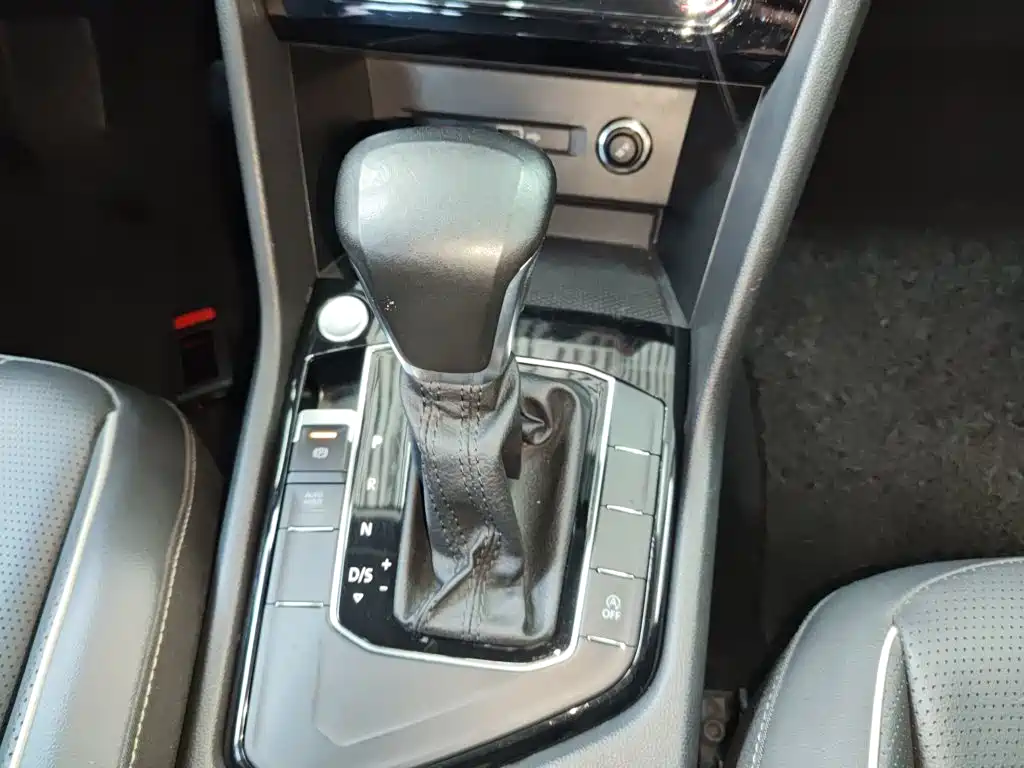 Volkswagen Tiguan L L 2023 300TSI AT Smart