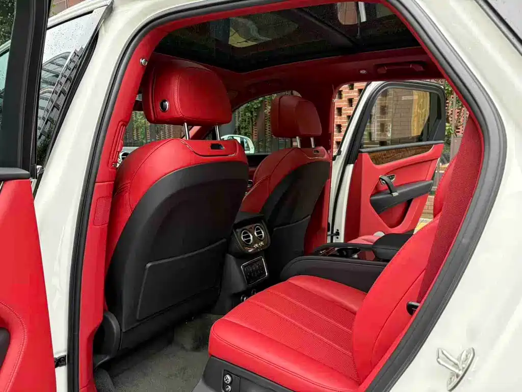 Bentley Bentayga — миниатюра 16