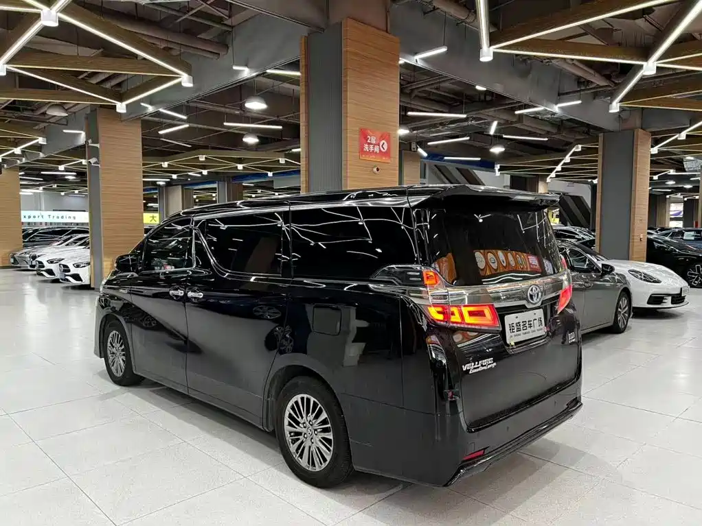 Toyota Vellfire — миниатюра 14