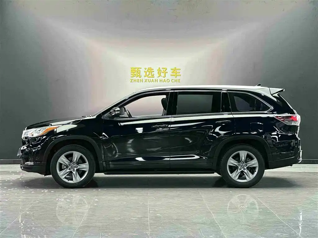 Toyota Highlander 2017 2.0T Luxury 7 мест