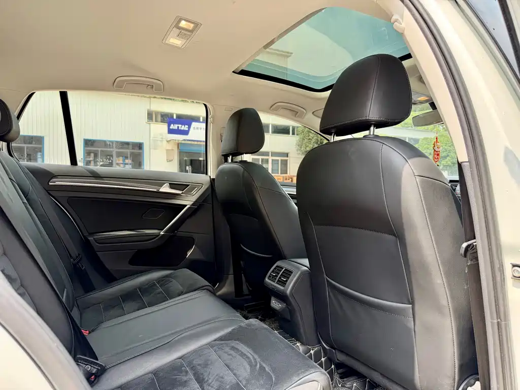 Volkswagen Golf — миниатюра 7