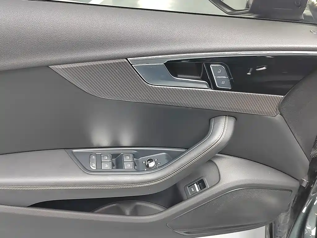 Audi A4L — миниатюра 4