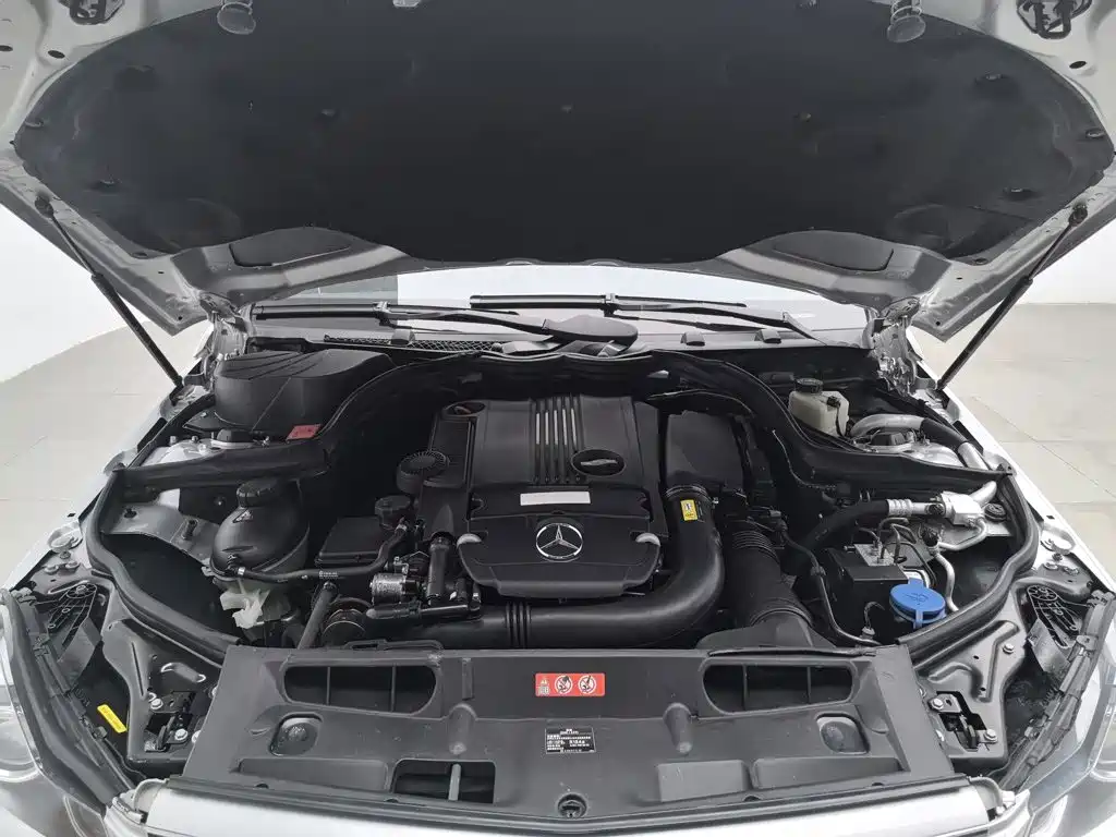 Mercedes-Benz C-Class — миниатюра 6