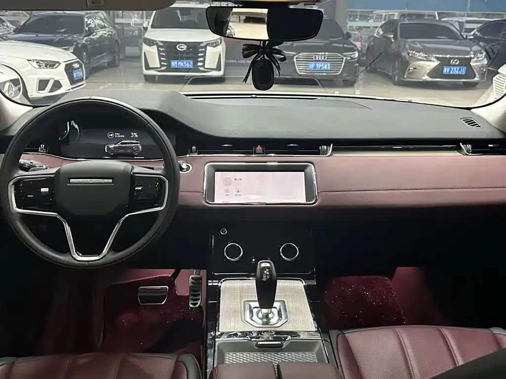 Land Rover Evoque PHEV — миниатюра 6