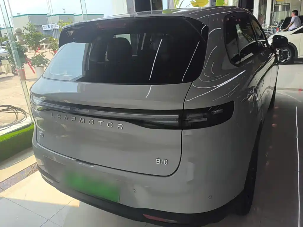 Leapmotor Leapmotor B10 — миниатюра 6