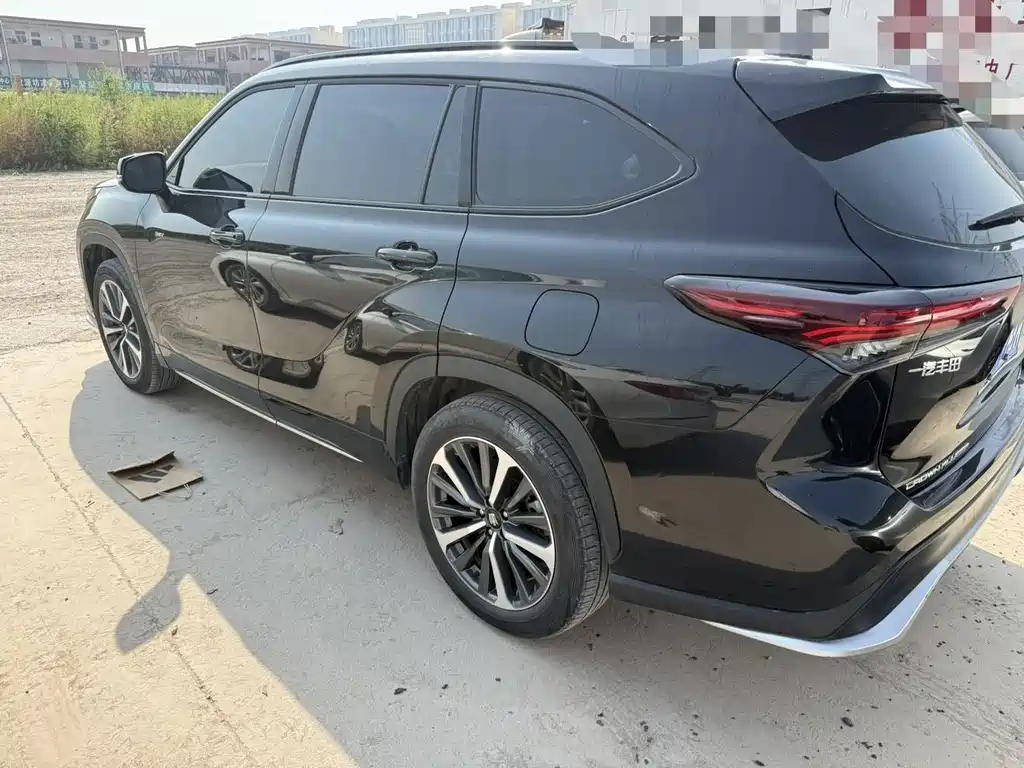 Toyota Crown Kluger — миниатюра 8