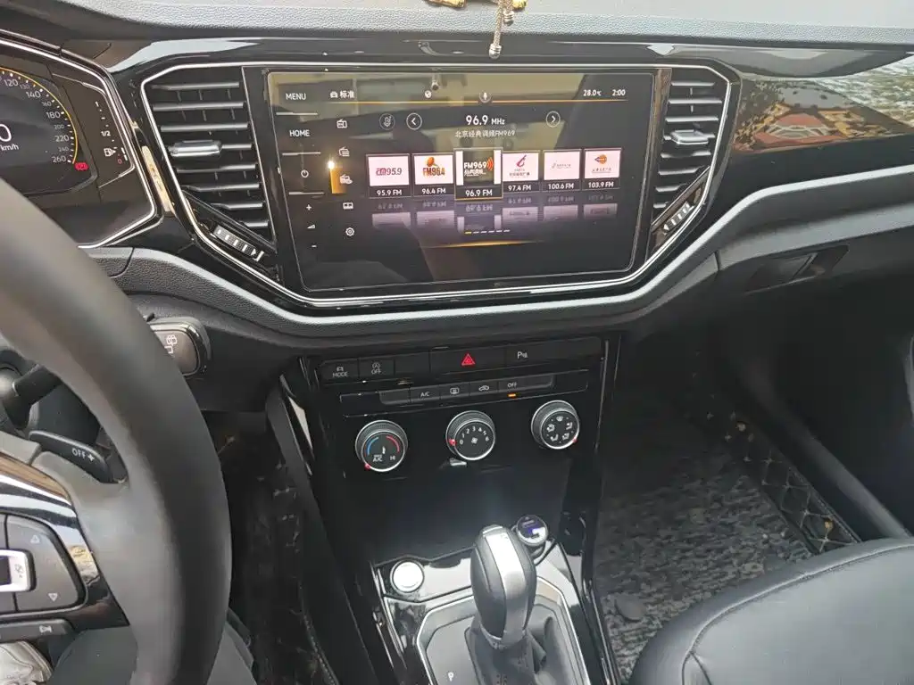 Volkswagen T-Roc — миниатюра 9