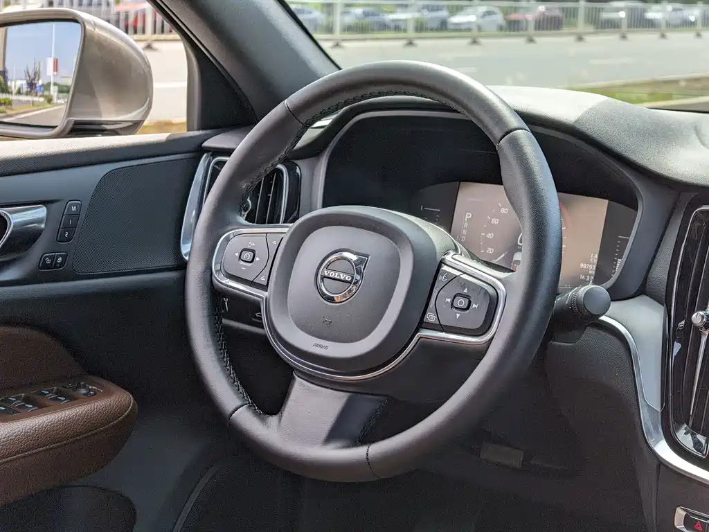 Volvo S60 — миниатюра 6