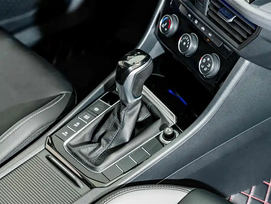 Volkswagen Sagitar — миниатюра 18