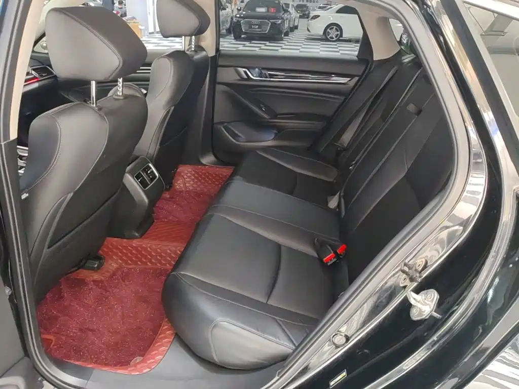 Honda Accord — миниатюра 17