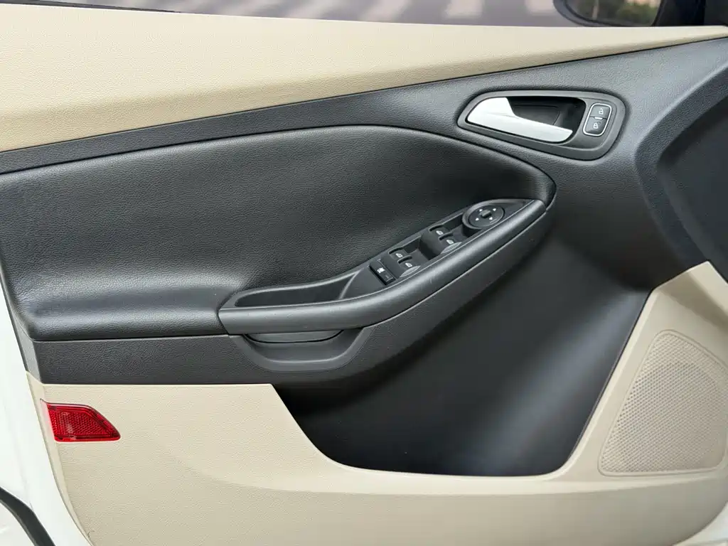 Ford Focus — миниатюра 9