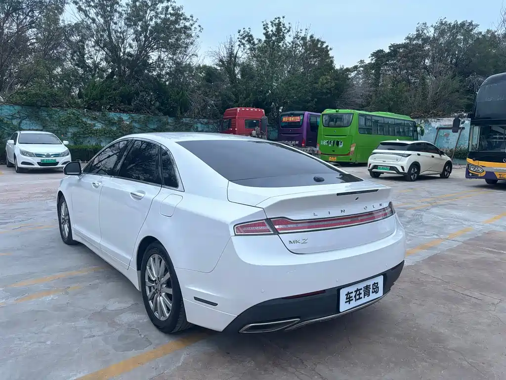 Lincoln MKZ — миниатюра 5