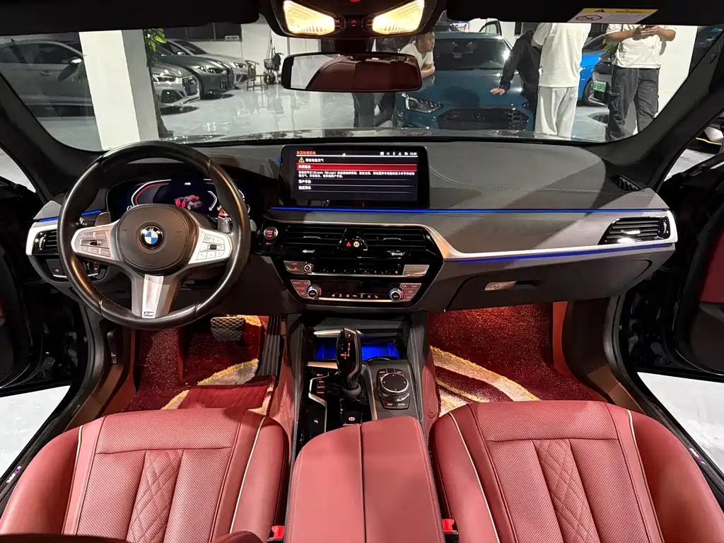 BMW 5 Series — миниатюра 9