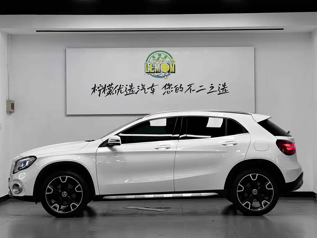 Mercedes-Benz GLA 2017 GLA 220 4MATIC Fashion