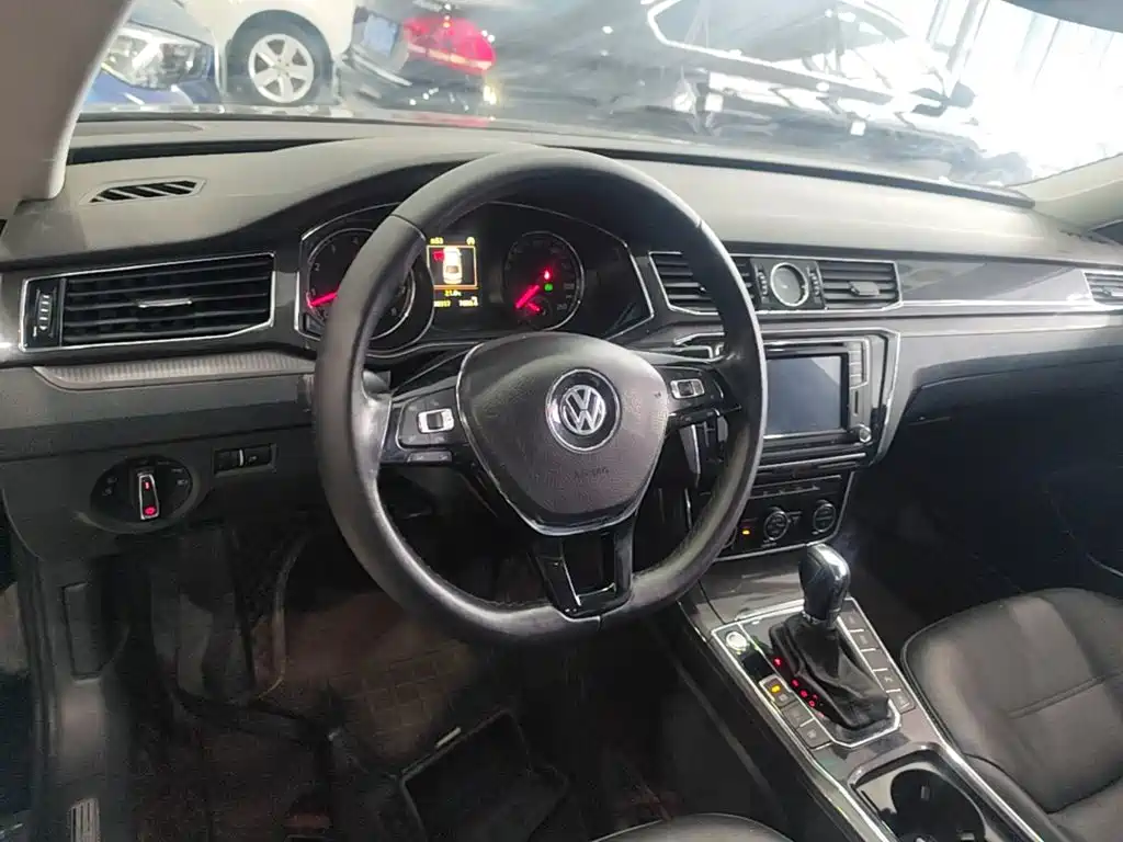 Volkswagen Passat — миниатюра 10