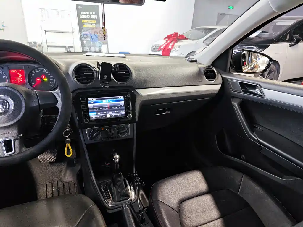 Volkswagen Jetta — миниатюра 12