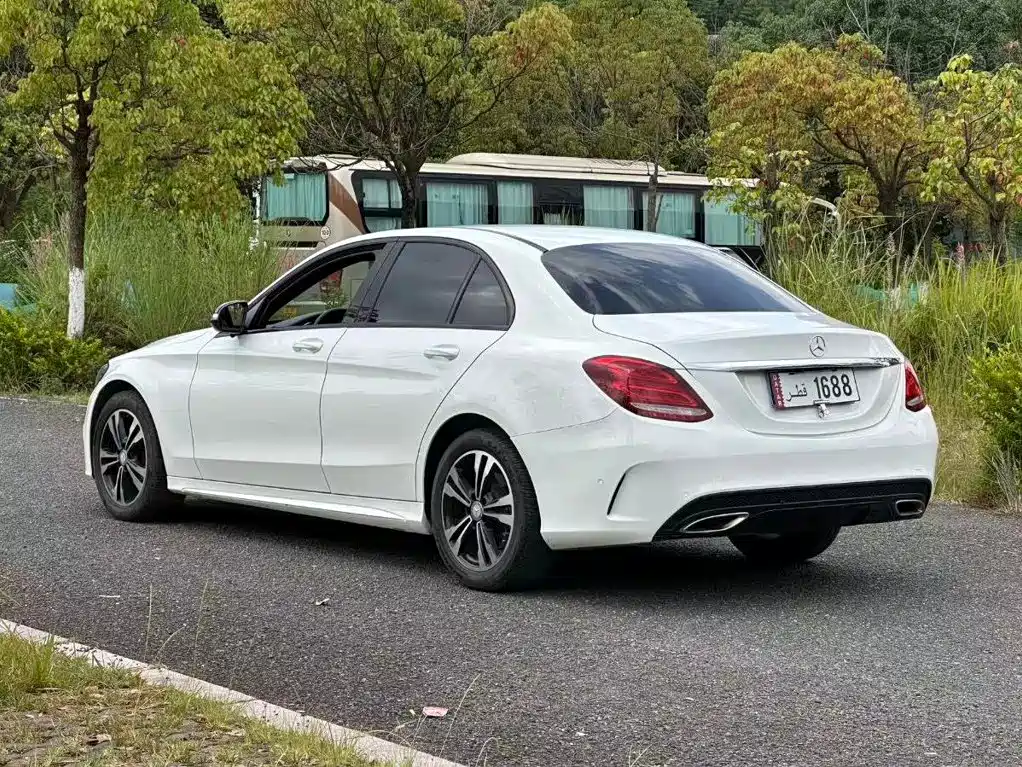 Mercedes-Benz C-Class — миниатюра 9
