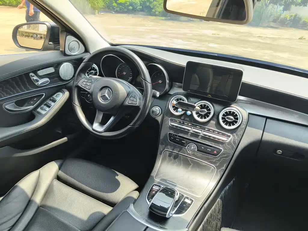 Mercedes-Benz C-Class — миниатюра 13