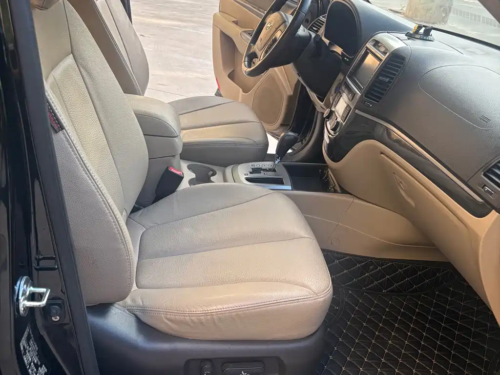 Hyundai Santa Fe Classic — миниатюра 11