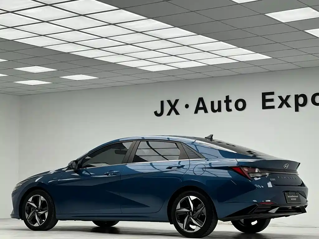 Hyundai Elantra — миниатюра 7