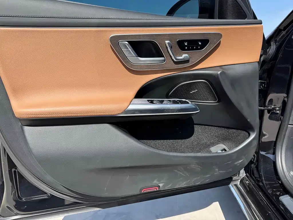 Mercedes-Benz E-Class E 2024 E 300 L Fashion