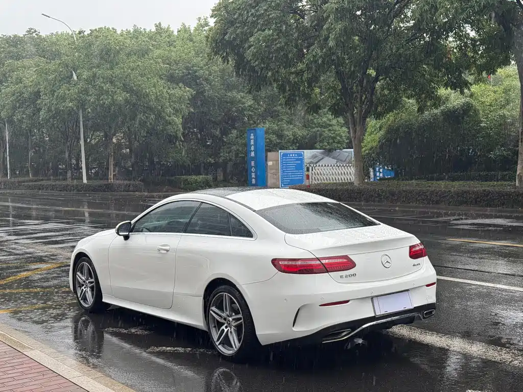 Mercedes-Benz E-Class (Import) — миниатюра 8