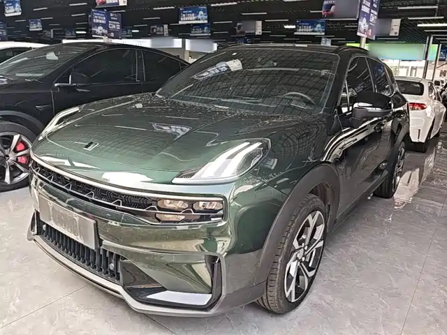 Lynk & Co 06