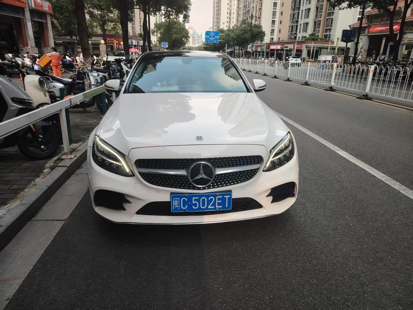 Mercedes-Benz C-Class 1.5 л 2021 г. Белый, пробег 26000 км