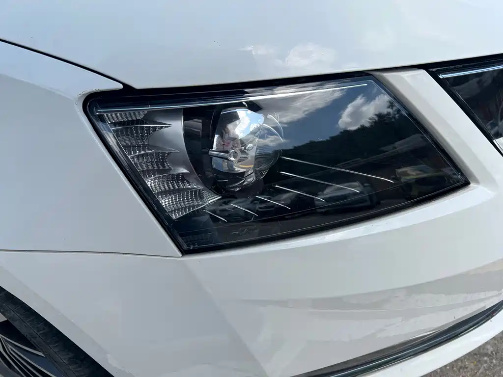 Skoda Octavia — миниатюра 12