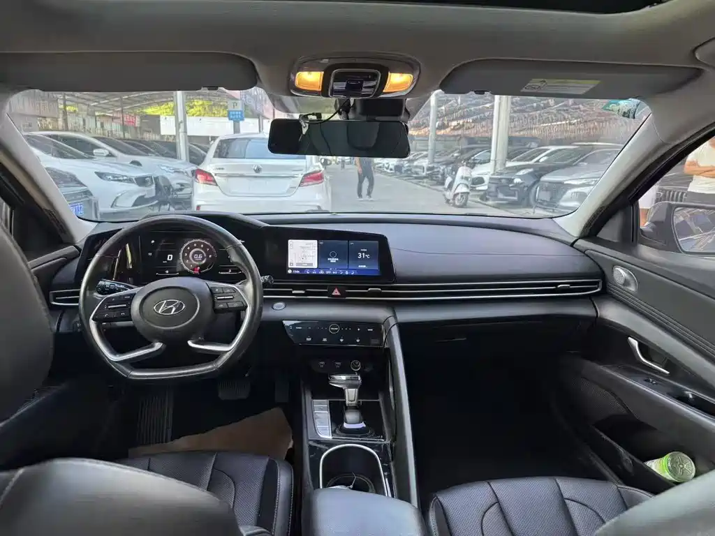 Hyundai Elantra — миниатюра 5