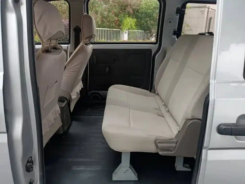 Wuling Rongguang V — миниатюра 8
