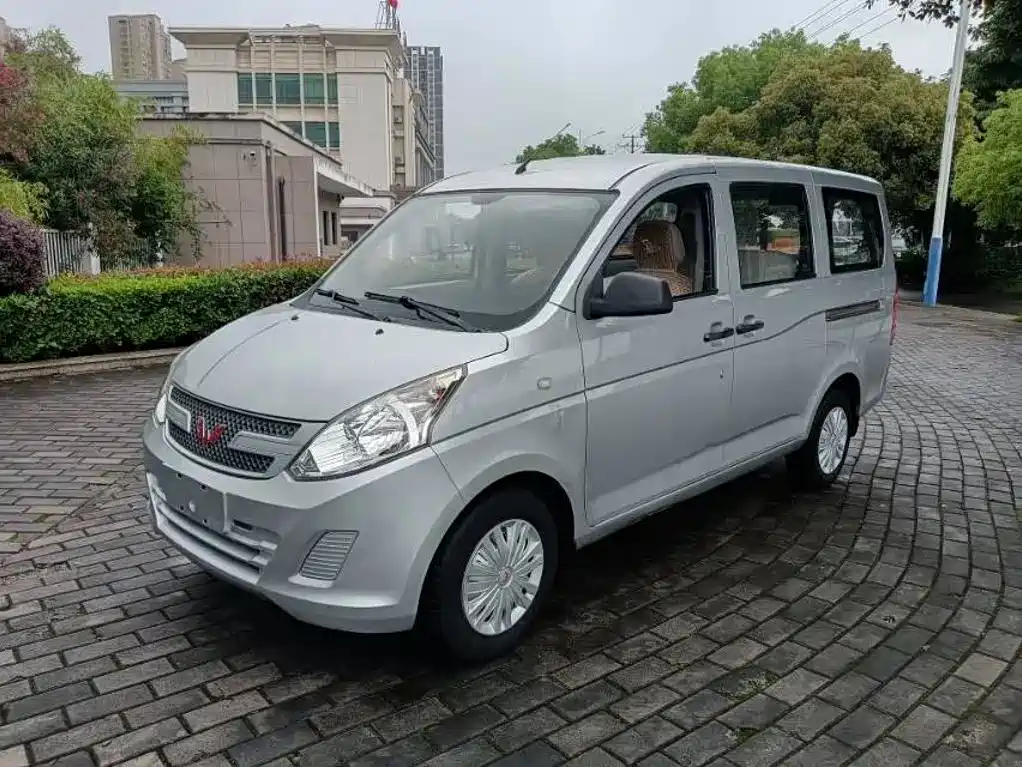 Wuling Rongguang V
